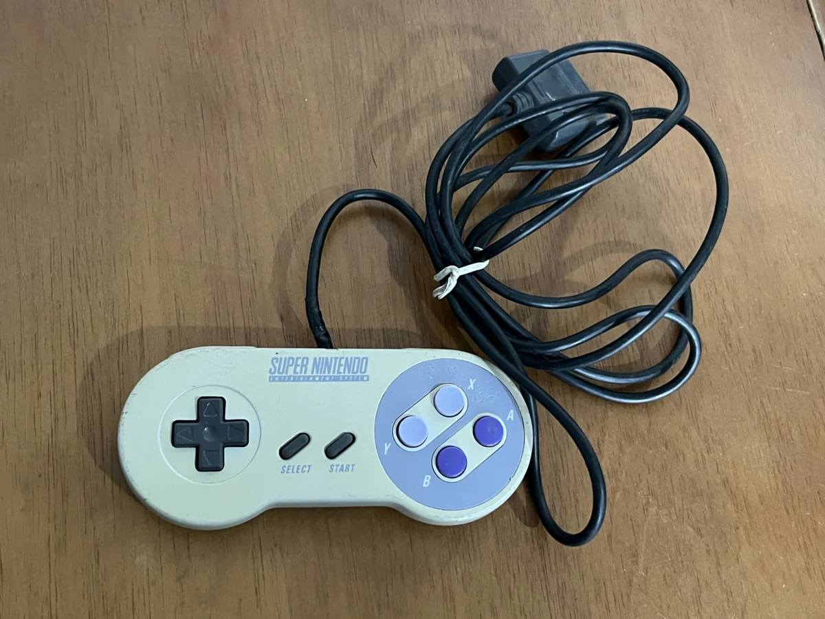 CX/ ORIGINAL CONTROLE SNES! 47,00 SEGUIDOS DE 9,00