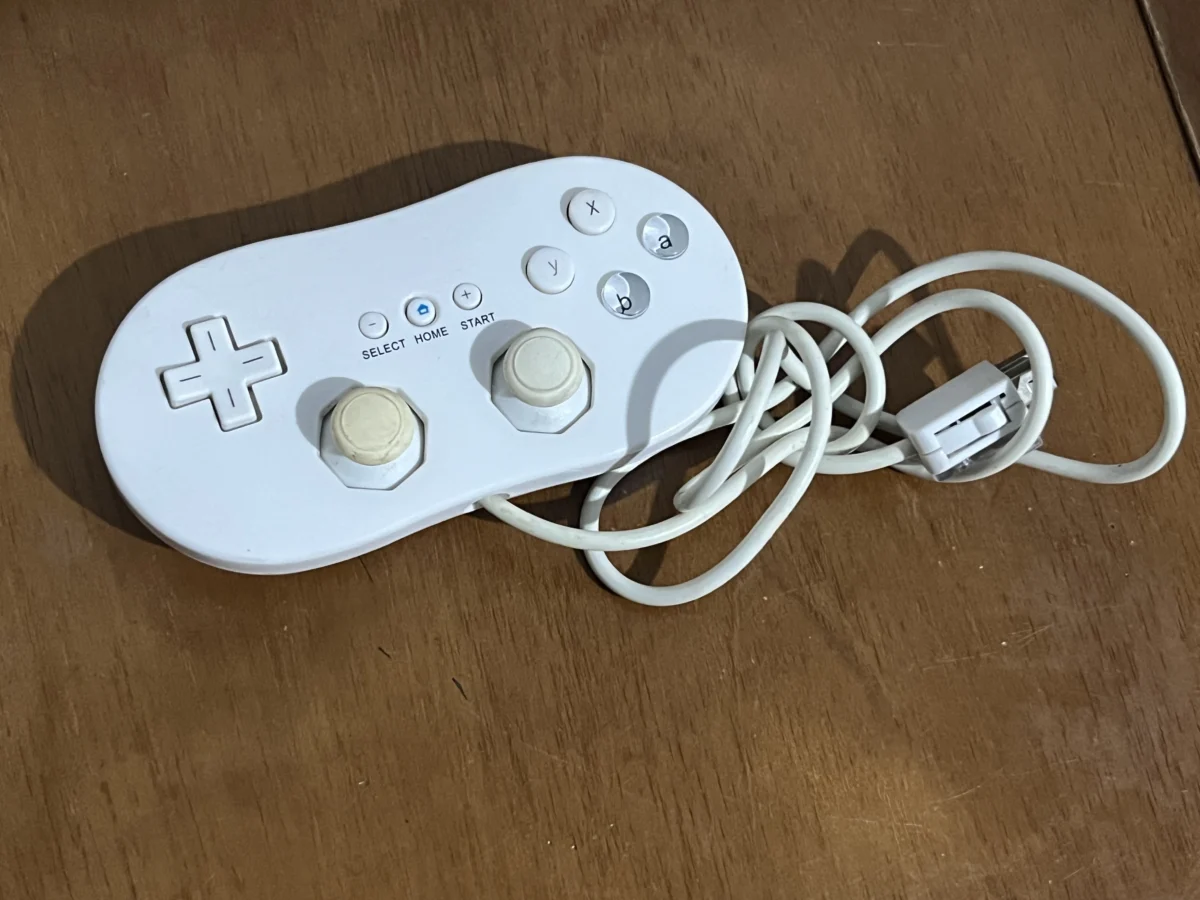 CX/ V*****ho /CONTROLE PARA NINTENDO WII!  23,00 SEGUIDOS DE 5,00