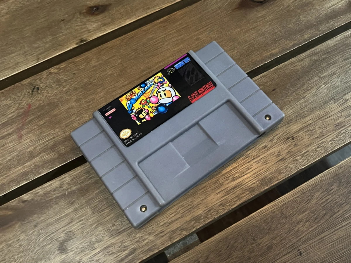CX/ R***el S**ra /SUPER BOMBERMAN. SNES! 37,00 SEGUIDOS DE 6,00