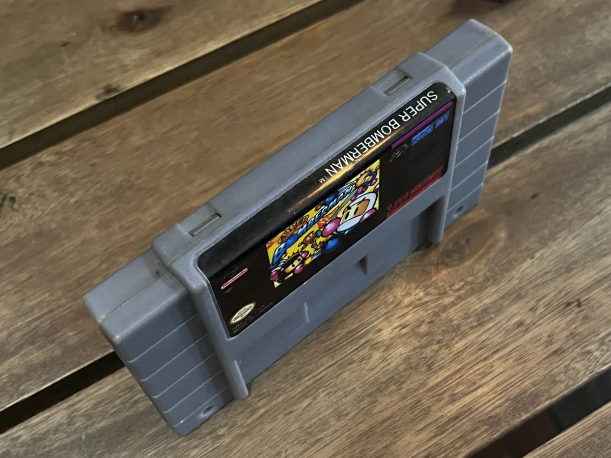 CX/ R***el S**ra /SUPER BOMBERMAN. SNES! 37,00 SEGUIDOS DE 6,00