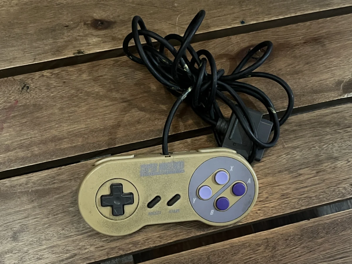 CX/ J*se C***ar /CONTROLE ORIGINAL SNES! 100%!  53,00 SEGUIDOS DE 9,00