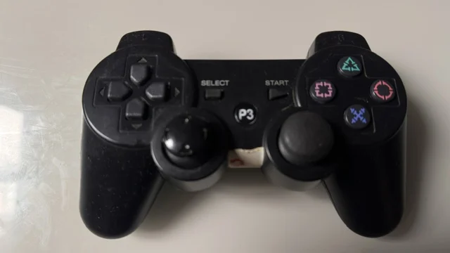 NR/ PAR DE CONTROLES PS3 26,00 SEGUIDOS DE 6,00
