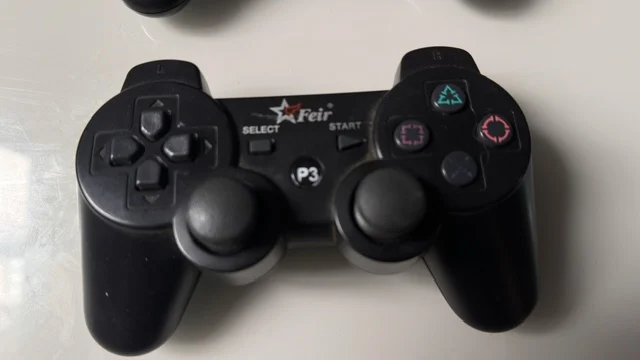 NR/ PAR DE CONTROLES PS3 38,00 SEGUIDOS DE 6,00