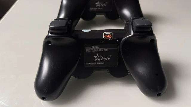 NR/ PAR DE CONTROLES PS3 38,00 SEGUIDOS DE 6,00