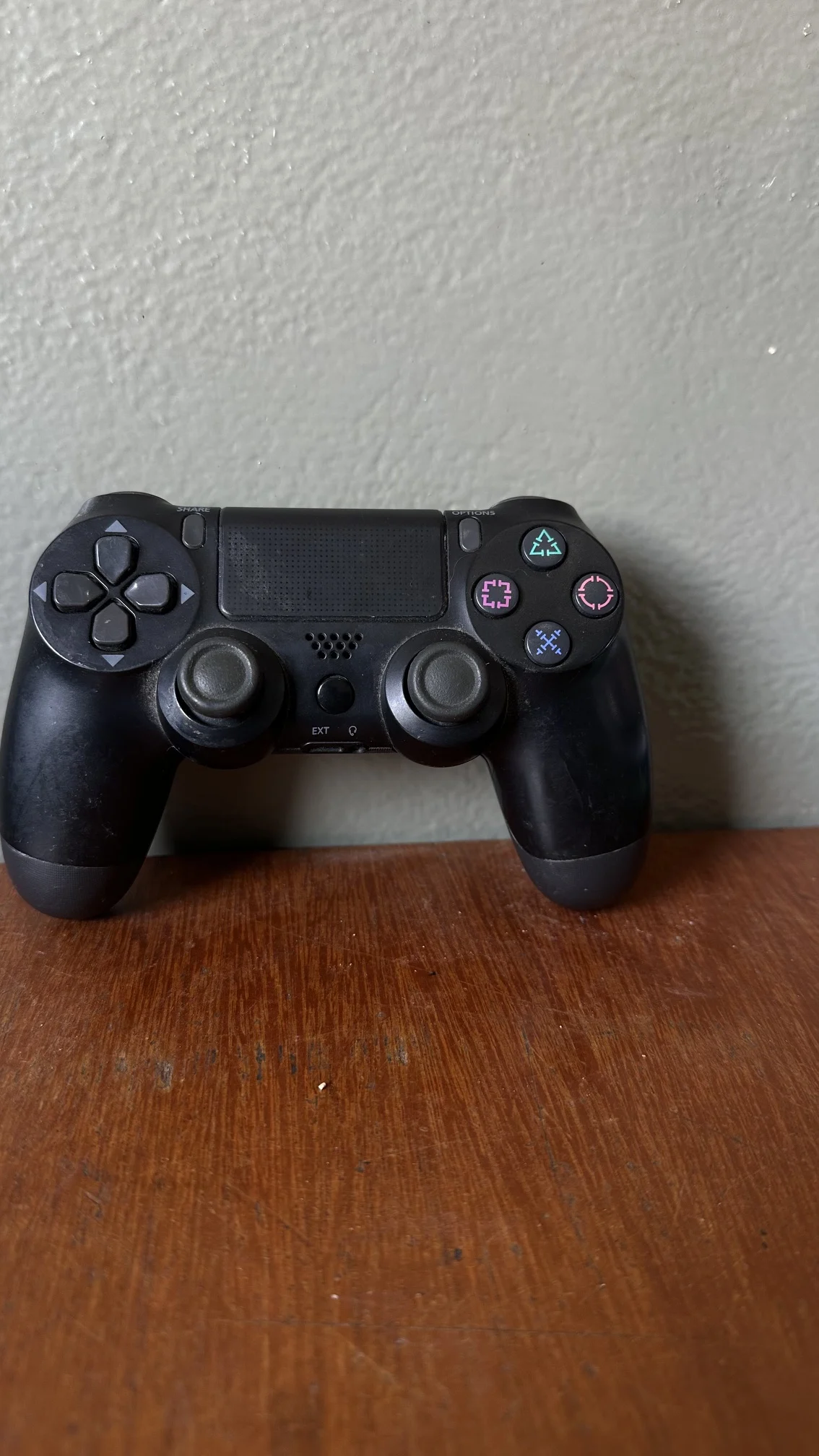 NR/ CONTROLE PS4 22,00 SEGUIDOS DE 5,00