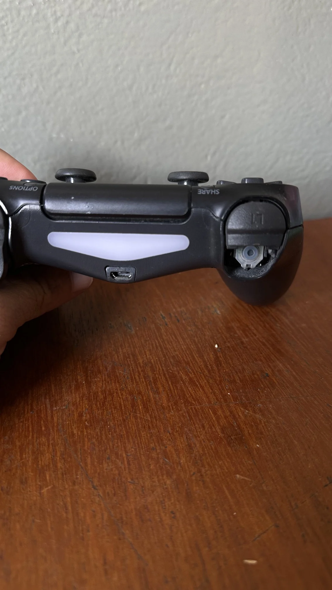 NR/ CONTROLE PS4 22,00 SEGUIDOS DE 5,00