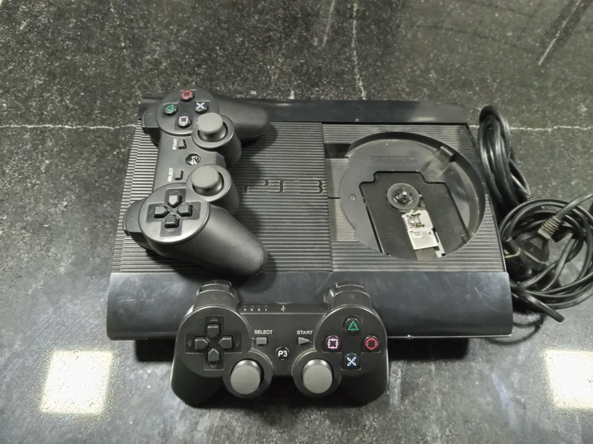 CX/ PLAYSTATION 3! SONY!  137,00 SEGUIDOS DE 17,00