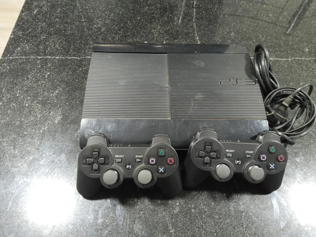 CX/ PLAYSTATION 3! SONY!  137,00 SEGUIDOS DE 17,00