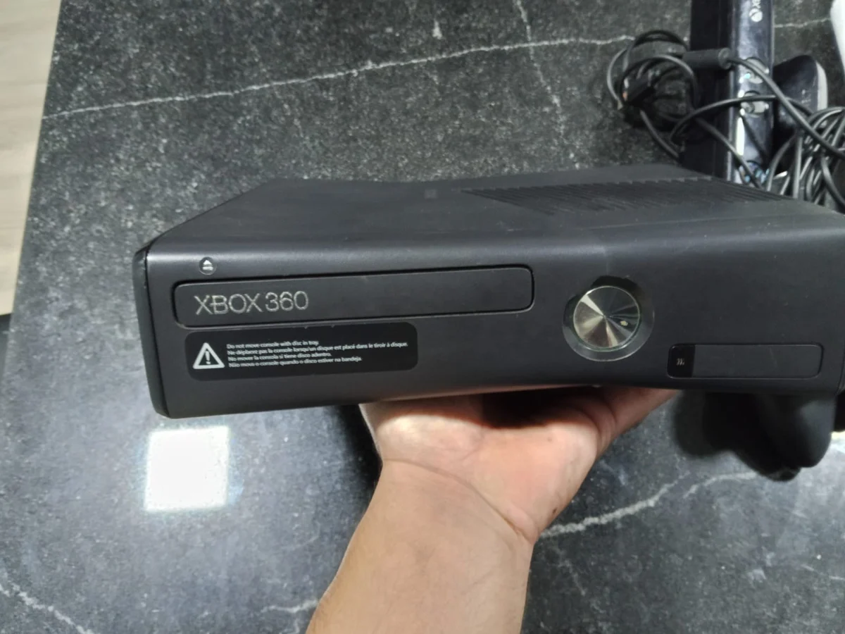 CX/ XBOX 360! MICROSOFT! 114,00 SEGUIDOS DE 14,00