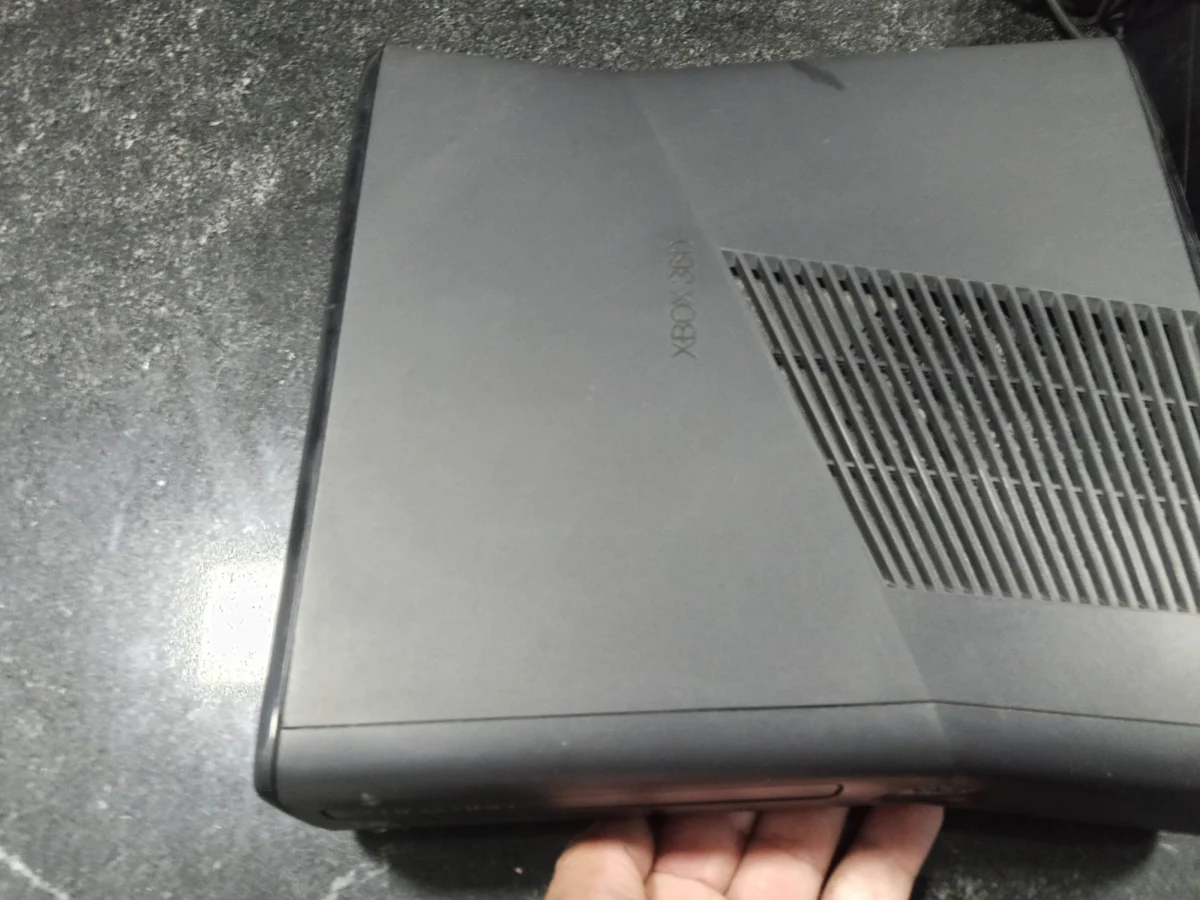 CX/ XBOX 360! MICROSOFT! 114,00 SEGUIDOS DE 14,00