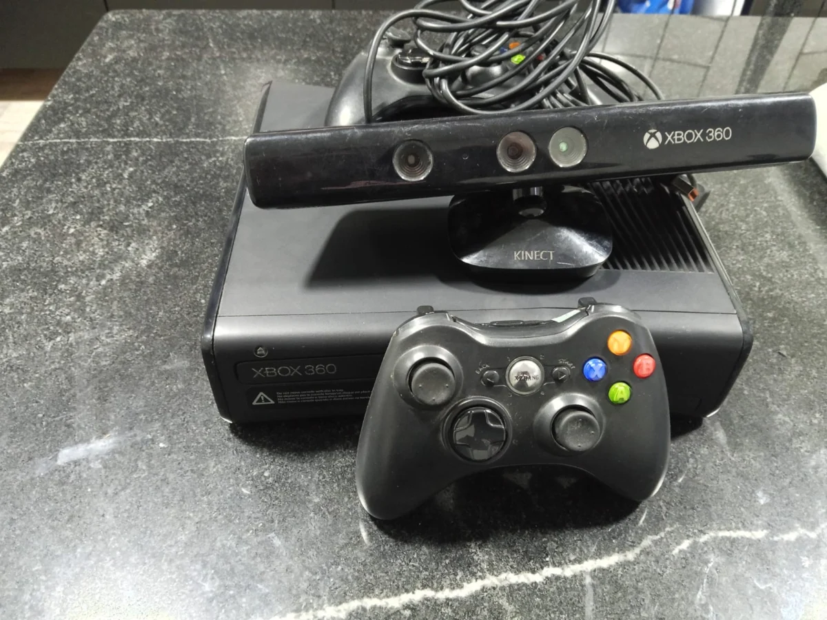 CX/ XBOX 360! MICROSOFT! 114,00 SEGUIDOS DE 14,00