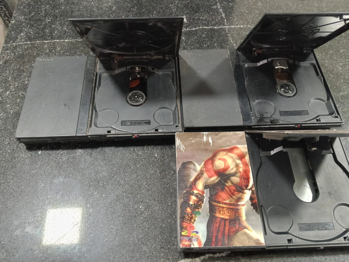 CX/ W***eo /LOTE DE PLAYSTATION SLIM! 137,00 SEGUIDOS DE 9,00