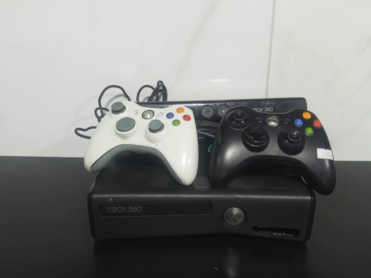 CX/ M**os /XBOX 360! MICROSOFT! 133,00 SEGUIDOS DE 20,00
