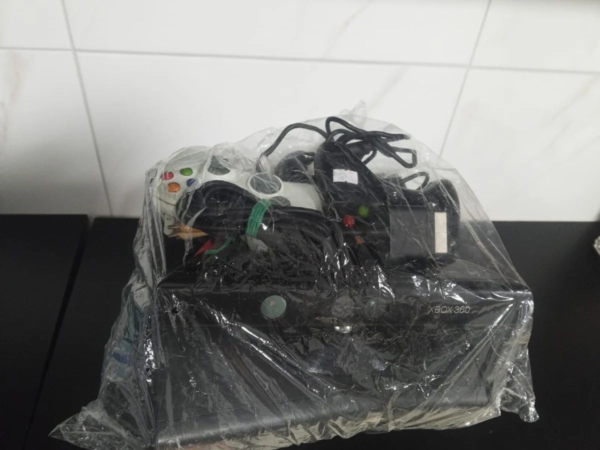 CX/ M**os /XBOX 360! MICROSOFT! 133,00 SEGUIDOS DE 20,00