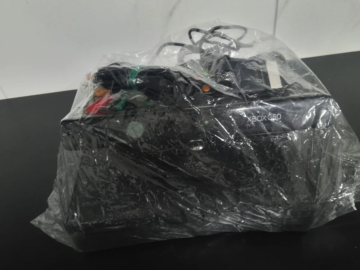 CX/ M**os /XBOX 360! MICROSOFT! 133,00 SEGUIDOS DE 20,00