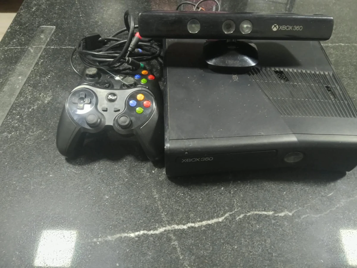 CX/ G***96 /XBOX 360 DESBLOQUEADO! 178,00 SEGUIDOS DE 20,00