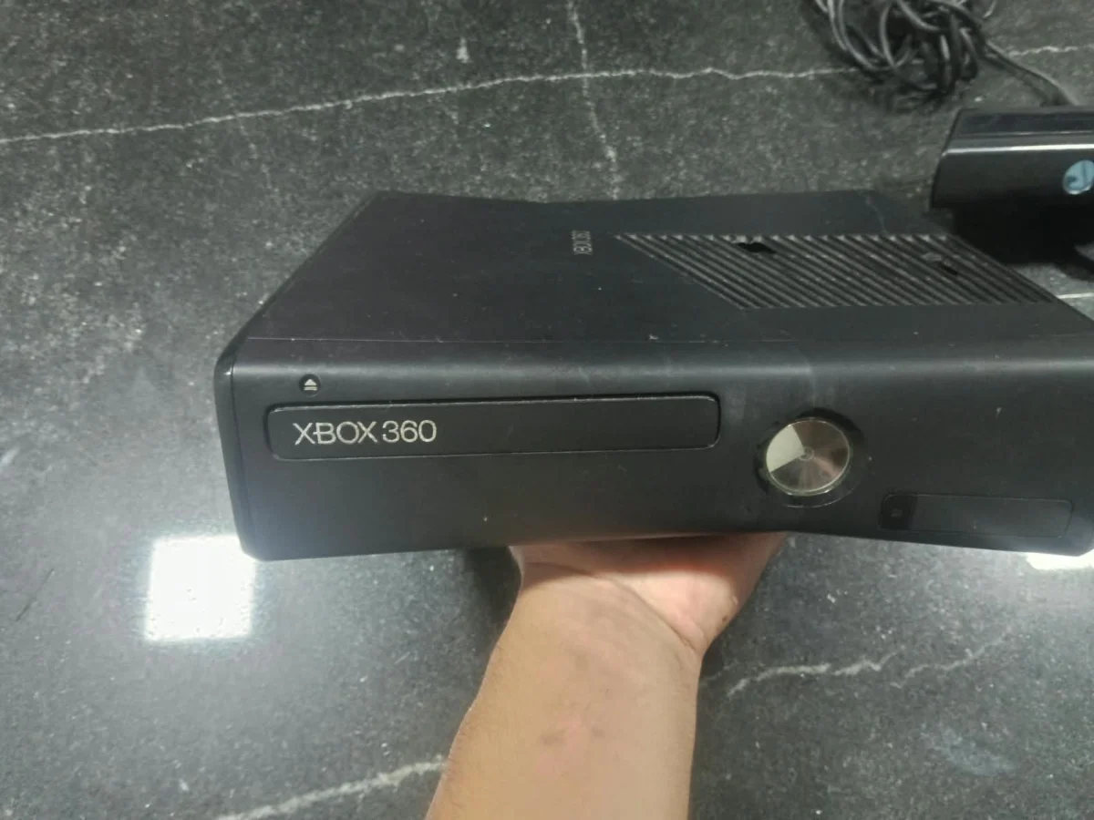 CX/ G***96 /XBOX 360 DESBLOQUEADO! 178,00 SEGUIDOS DE 20,00