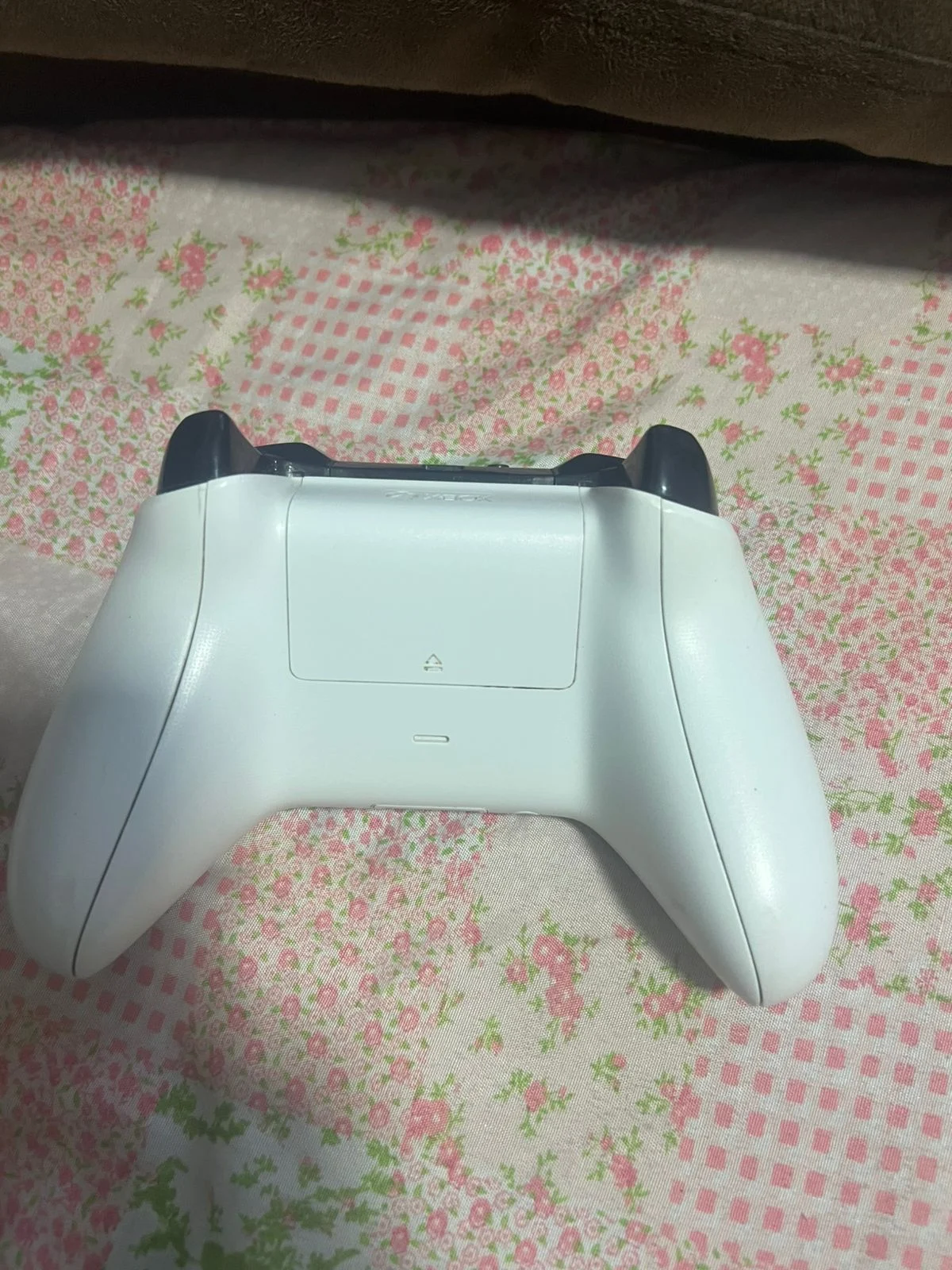 CB/ R***el S**ra /CONTROLE XBOX ONE 143,00 SEGUIDOS DE 11,00