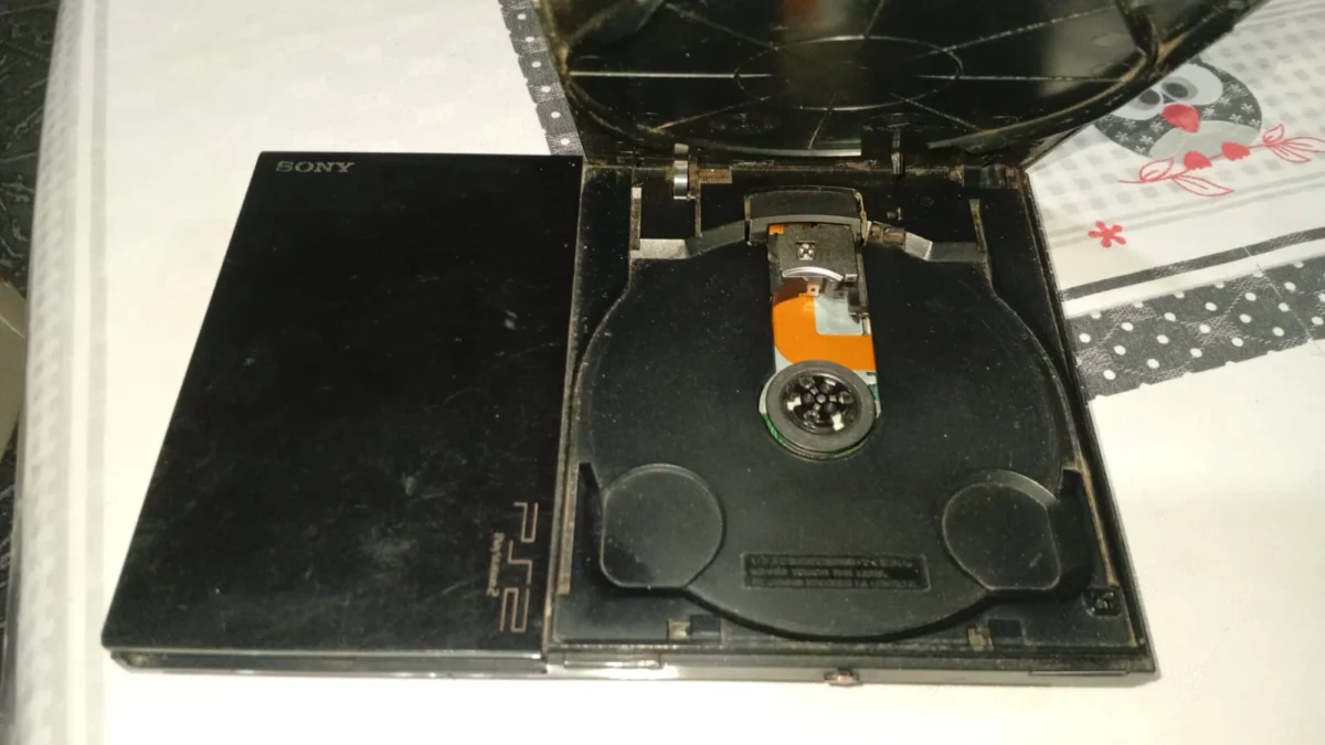 CX/ H**io /PLAYSTATION 2! SONY   97,00 SEGUIDOS DE 23,00