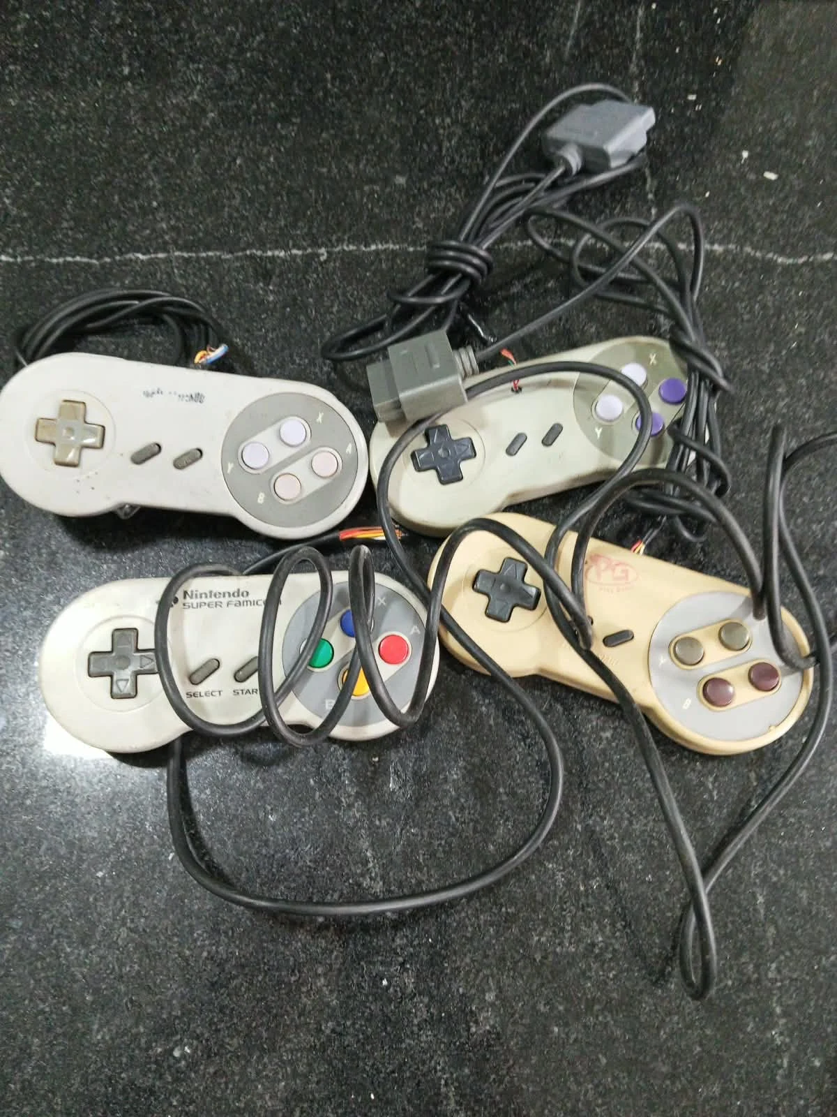 CX/ L*****ro M****do d* S**za /LOTE CONTROLES GAMES. 29,00 SEGUIDOS DE 5,00