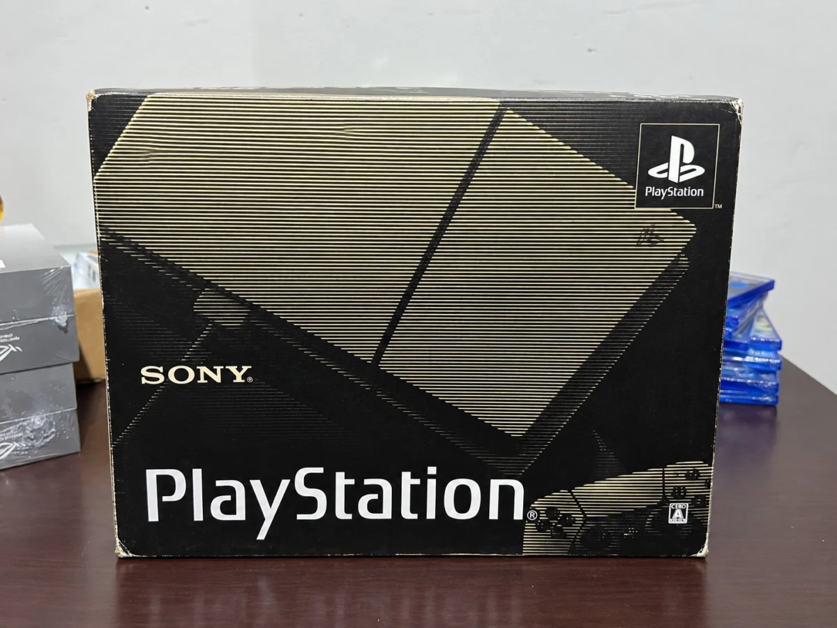 CX/ PLAYSTATION 5 EDIÇÃO 30 ANOS! LACRADO COM NOTA FISCAL E GARANTIA DE 1 ANO.