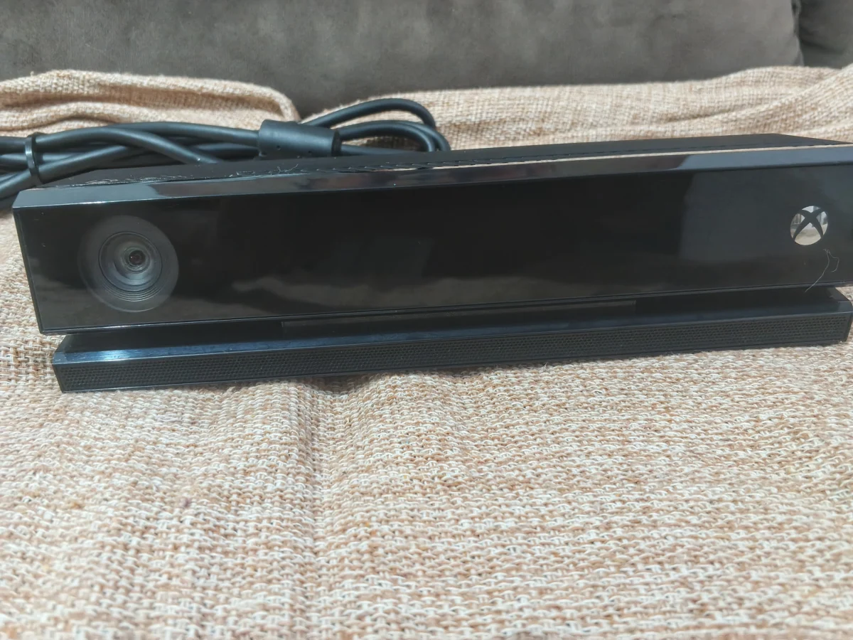 E7/ KINECT XBOX ONE TOP 147,00 SEGUIDOS DE 20,00