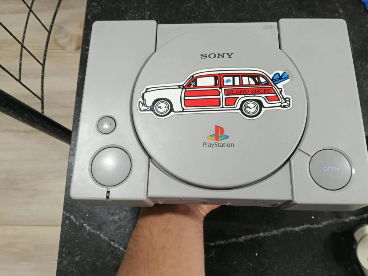 CX/ R******ki /SONY PLAYSTATION 1 FAT! TOP! + ACESSÍRIOS!  129,00 SEGUIDOS DE 23,00