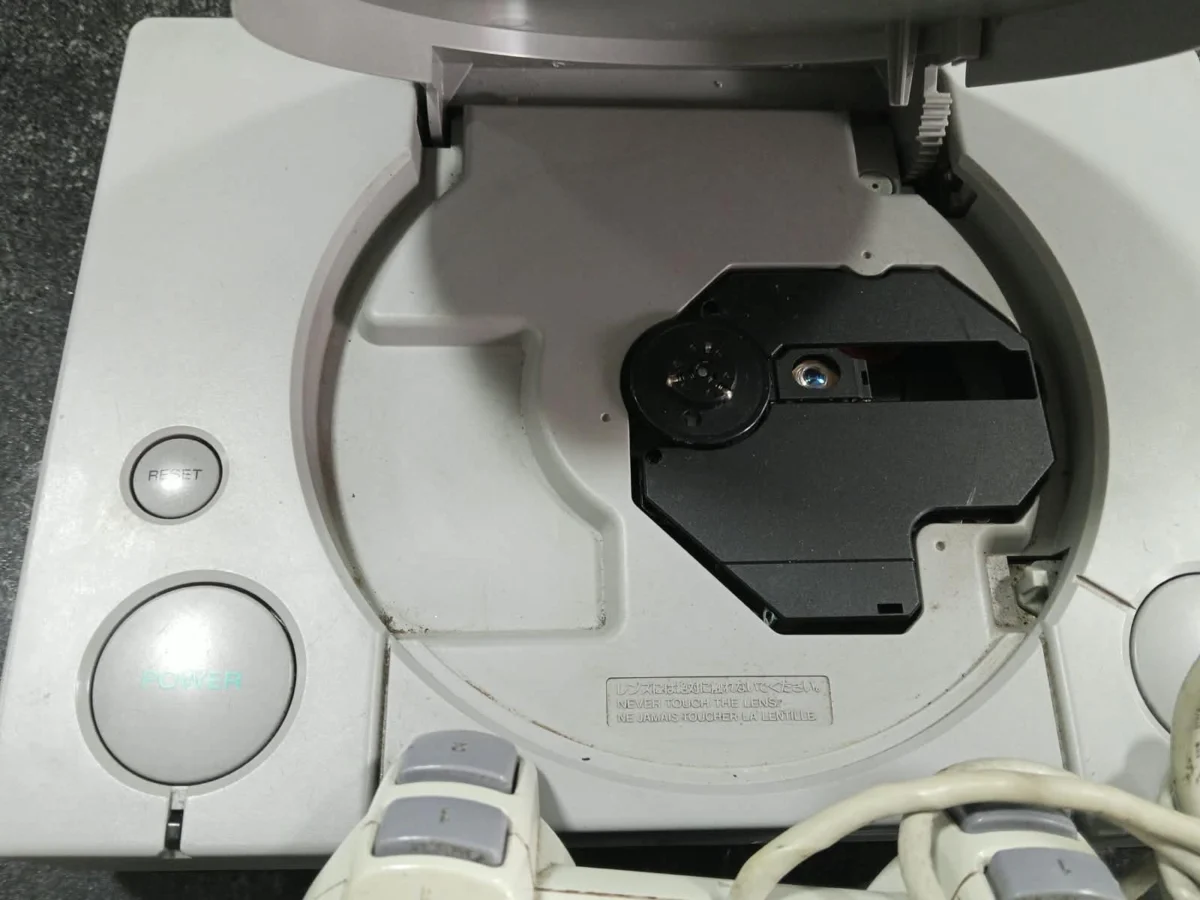 CX/ R******ki /SONY PLAYSTATION 1 FAT! TOP! + ACESSÍRIOS!  129,00 SEGUIDOS DE 23,00