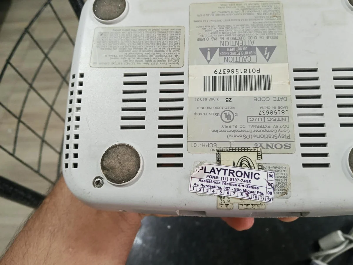 CX/ E*****on /PLAYSTATION 1 + ACESSÓRIO. SONY! TOP! 99,00 SEGUIDOS DE 15,00