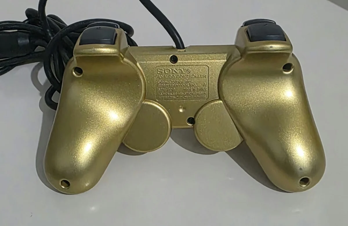 CX/ PS2 GUNDAM EDITION DOURADO – UM DOS PLAYSTATION 2 MAIS BONITOS E IMPONENTES PARA COLEÇÃO! - Imagem 5