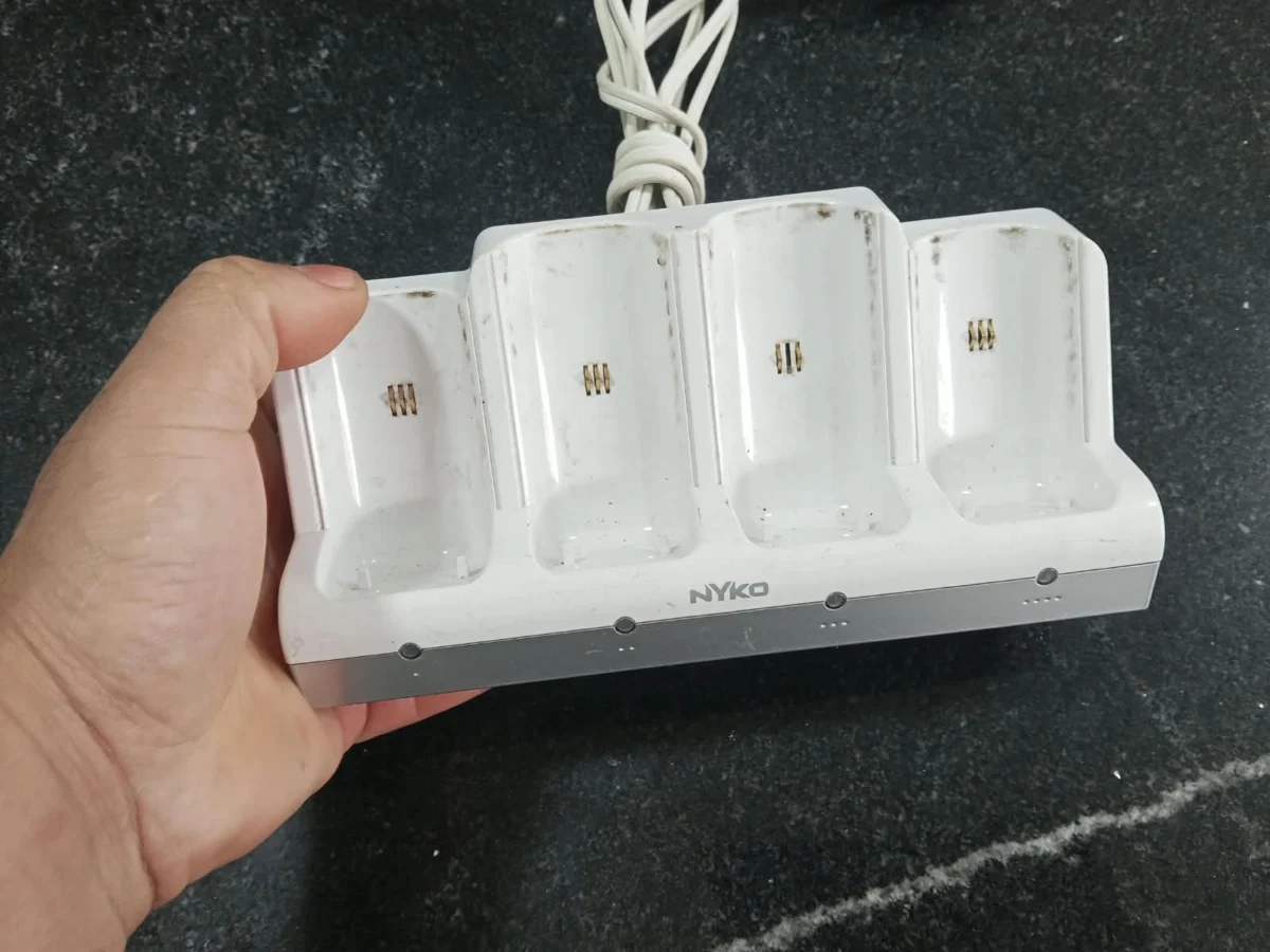 CX/ R***el S**ra /CARREGADOR PARA CONTROLES NINTENDO WII!  39,00 SEGUIDOS DE 7,00