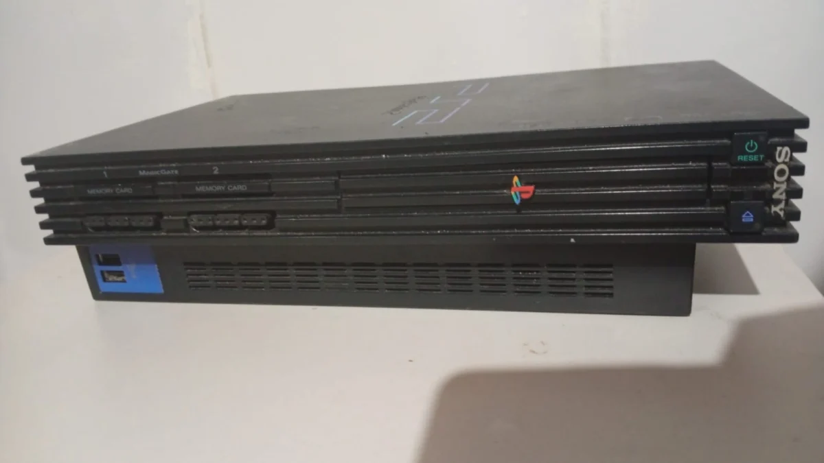 CX/ PLAYSTATION 2 FAT! SONY! 77,00 SEGUIDOS DE 9,00