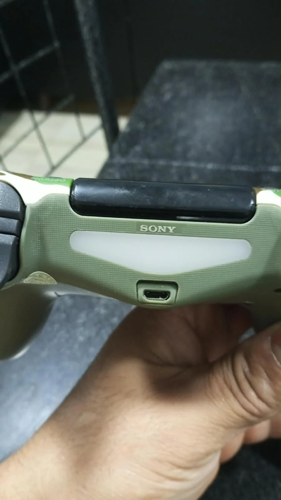 CX/ k******es /PLAYSTATION 4 + ACESSÓRIOS! TOP! 427,00 SEGUIDOS DE 39,00