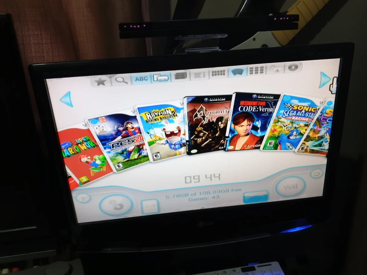 E7/ R***el S**ra /NINTENDO WII BLACK TUNADO COM EMULADORES E JOGOS  350,00 SEGUIDOS DE 20,00