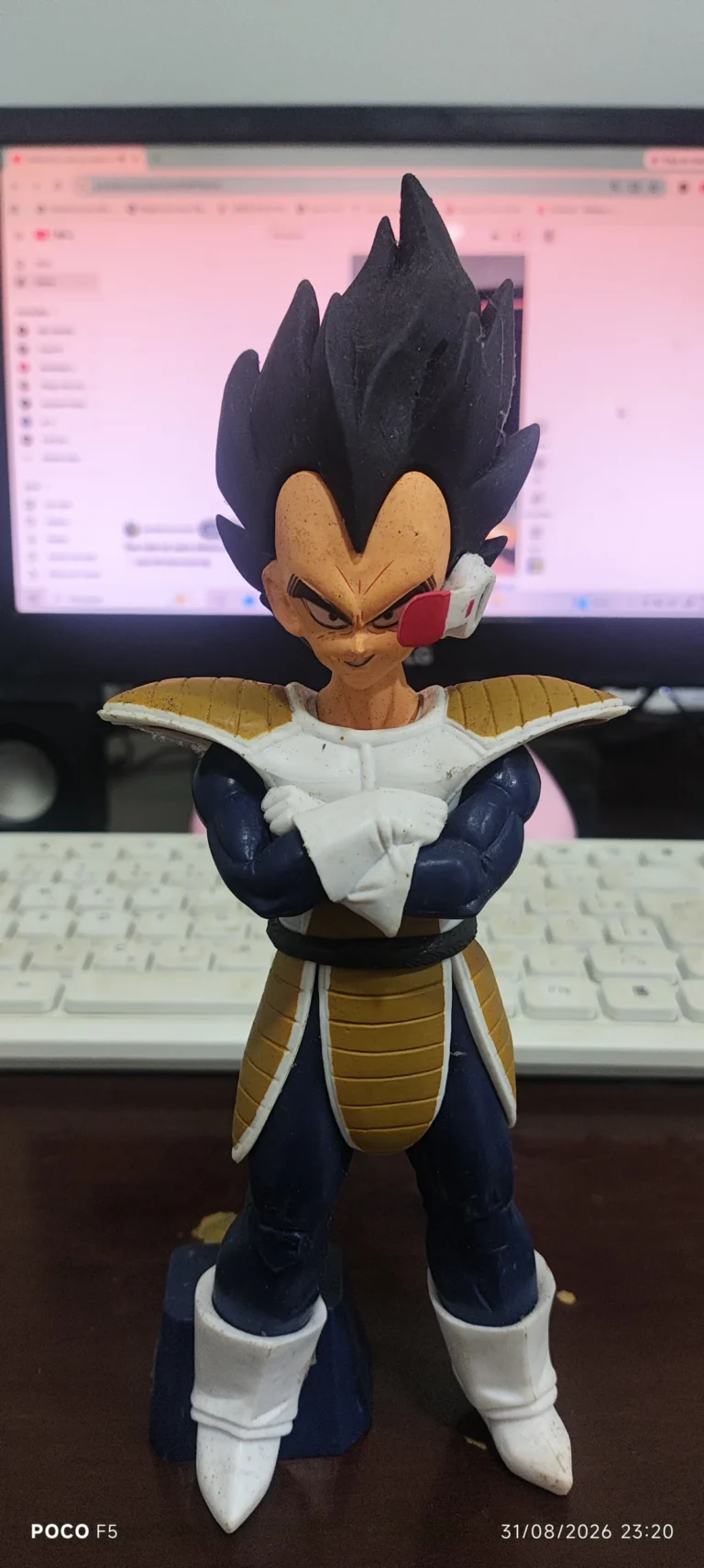 BONECO VEGETA 21CM