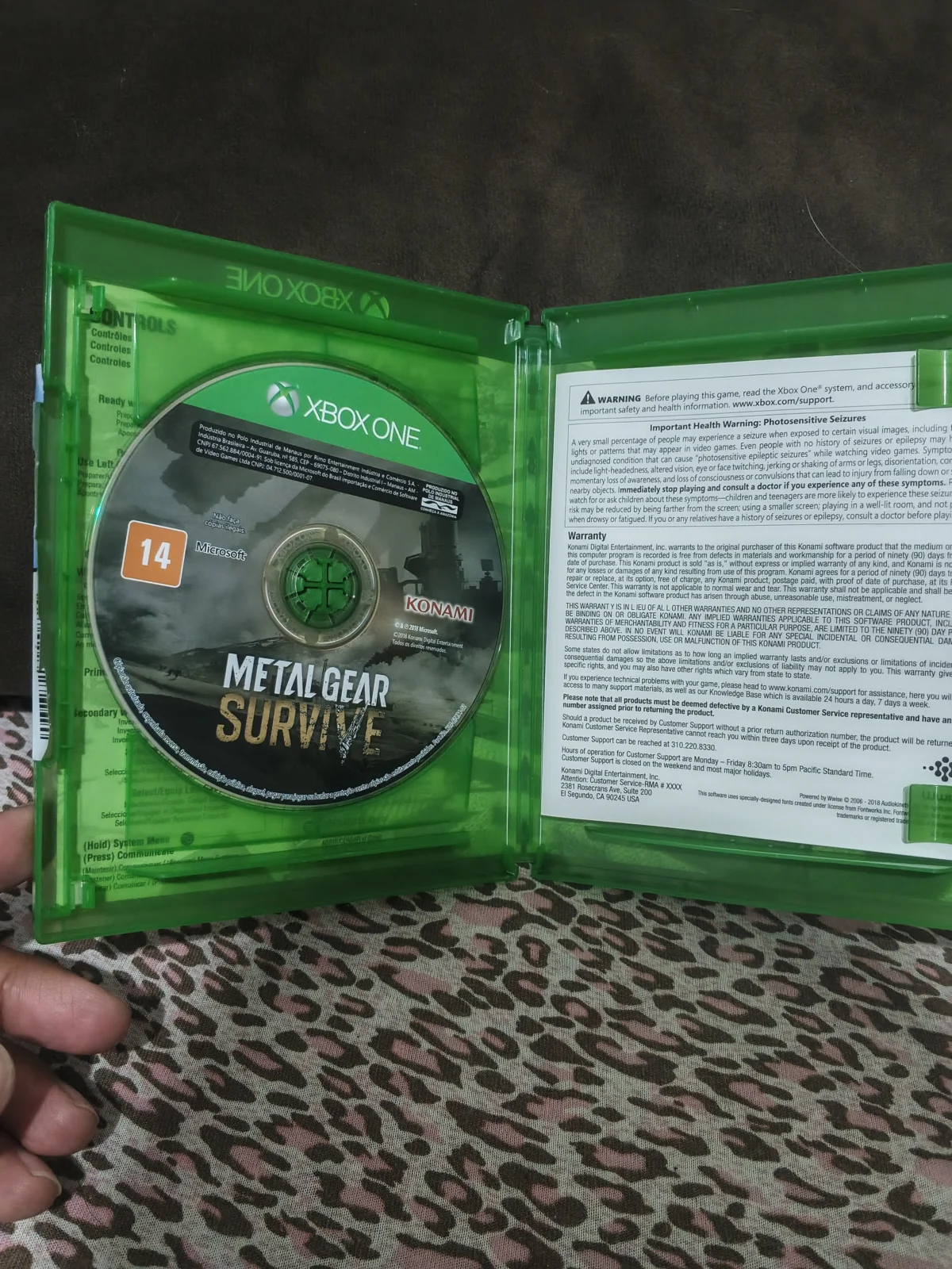 E7/ R***el S**ra /METAL GEAR  1,00 SEGUIDOS DE 1,00
