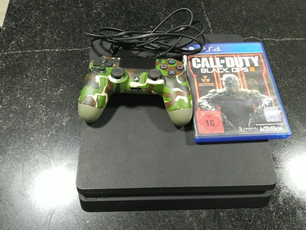CX/ k******es /PLAYSTATION 4 + ACESSÓRIOS! TOP! 427,00 SEGUIDOS DE 39,00