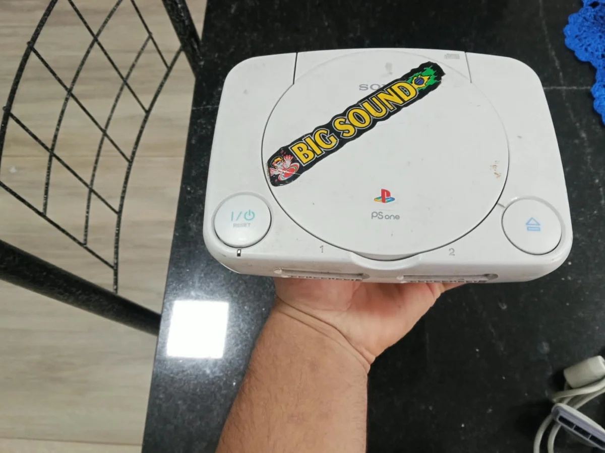 CX/ E*****on /PLAYSTATION 1 + ACESSÓRIO. SONY! TOP! 99,00 SEGUIDOS DE 15,00