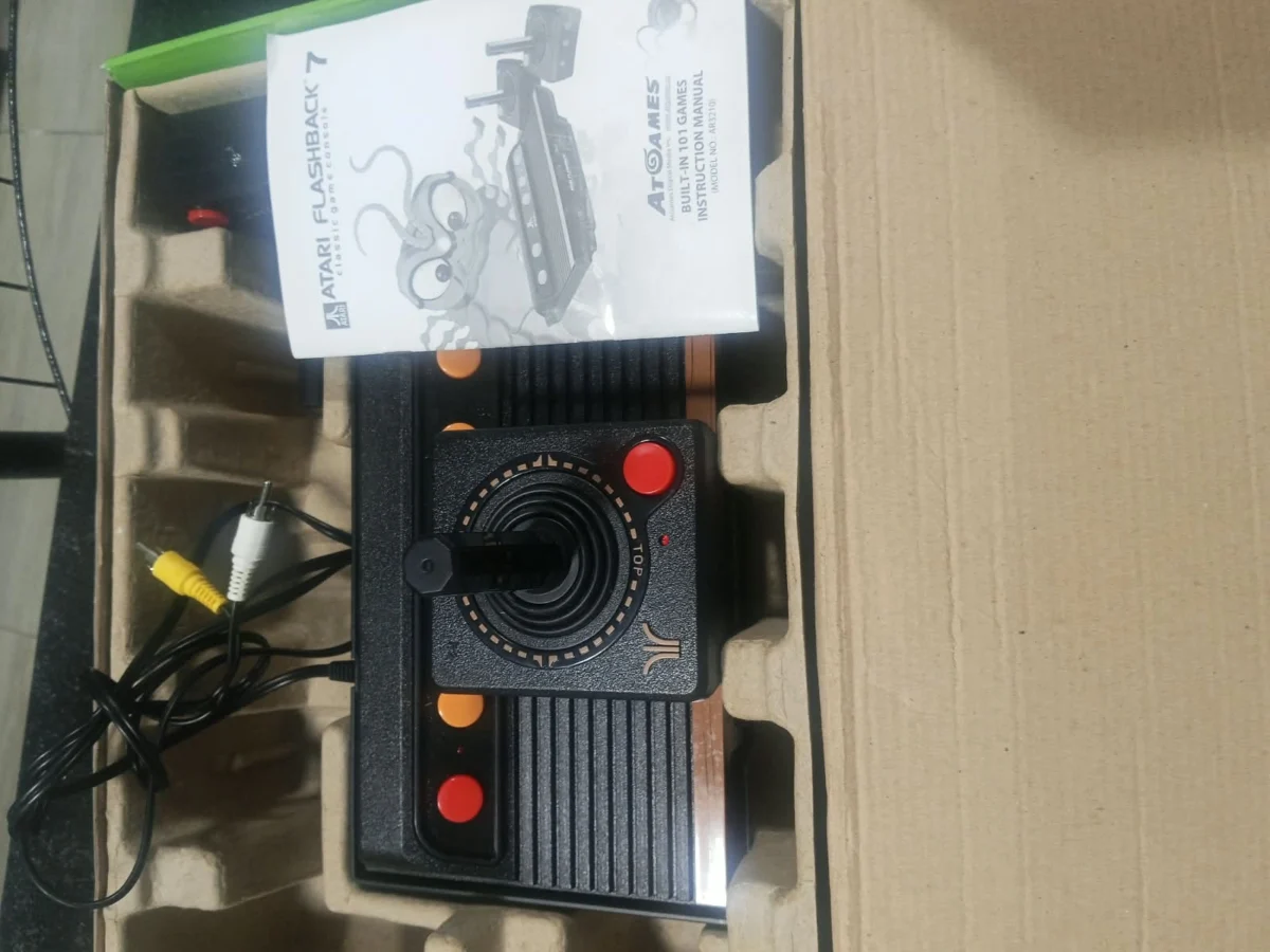 CX/ R****to B****ra C****ho /ORIGINAL! ATARI FLASHBACK 7! NA CAIXA! UM VERDADEIRO MERGULHO NA ERA DE OURO! 178,00 SEGUIDOS DE 23,00