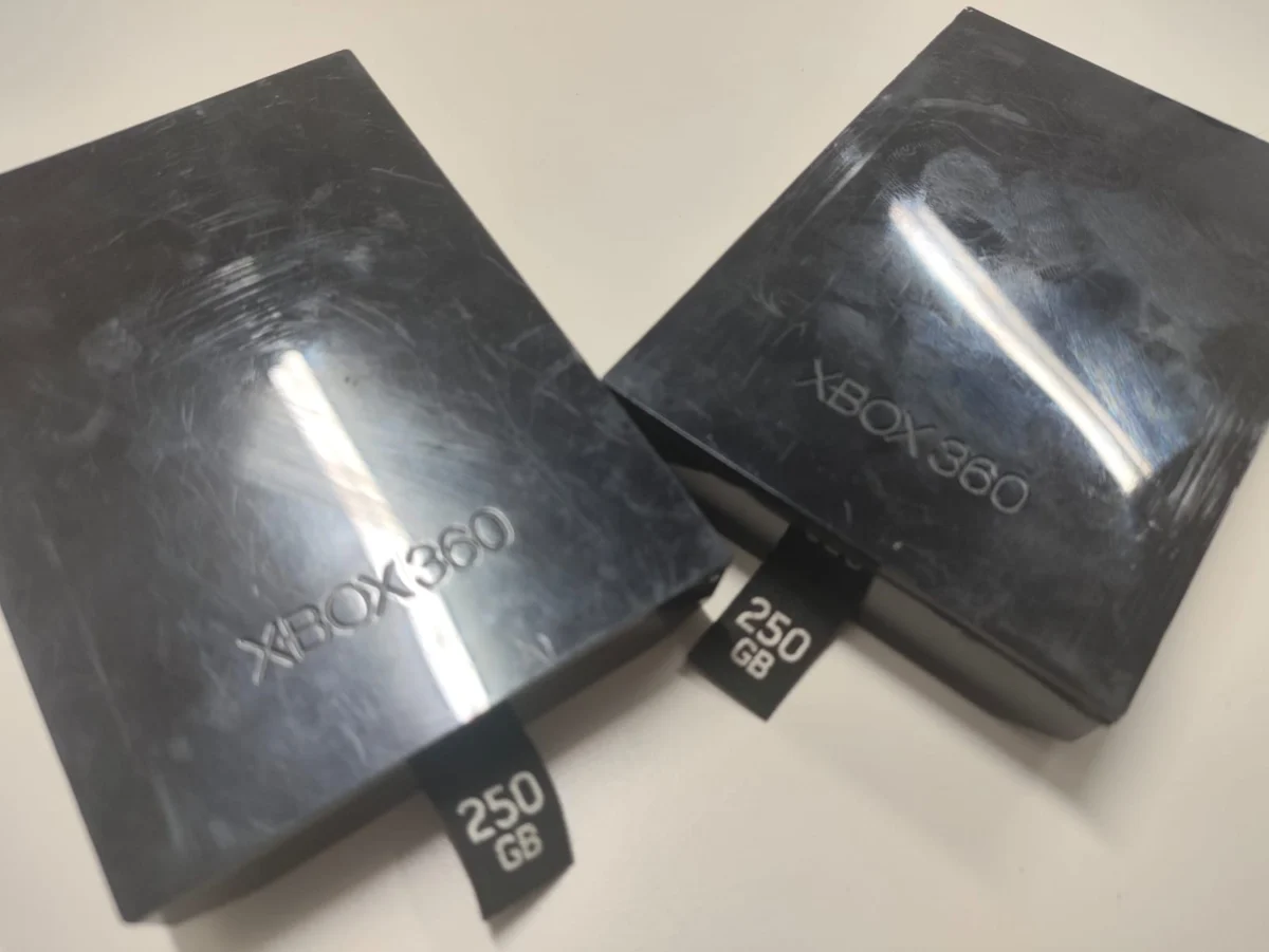 WA/ LOTE COM 2 HDS ORIGINAIS MICROSOFT 250GB – XBOX 360, TOPS! 57,00 SEGUIDOS DE 15,00