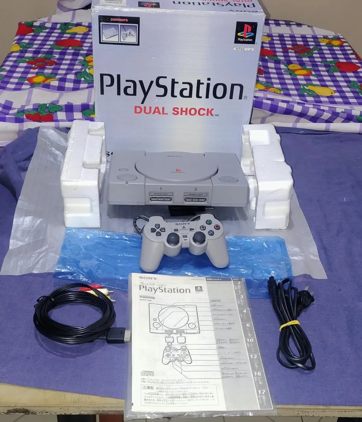 CX/ D*23 /PLAYSTATION 1 FAT! INPECÁVEL! 100%! SERIAL CONFERE! TOP! 389,00 SEGUIDOS DE 39,00
