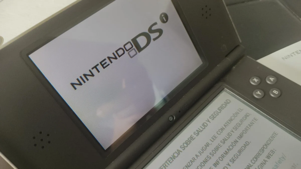 WA/ LINDO NINTENDO DSI XL ORIGINAL! NA CAIXA! MANUAIS! SERIAL BATENDO! 278,00 SEGUIDOS DE 25,00