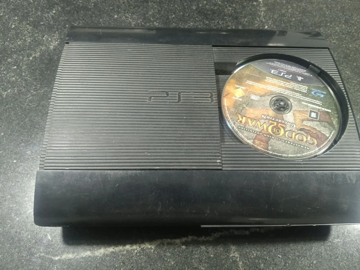 CX/ A***ur S**NN /PLAYSTATION 3 SUPER SLIM! TOP! 88,00 SEGUIDOS DE 25,00