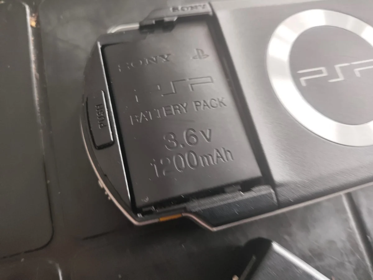 WA/ PSP SONY MODELO 1001 ORIGINAL! 117,00 SEGUIDOS DE 17,00