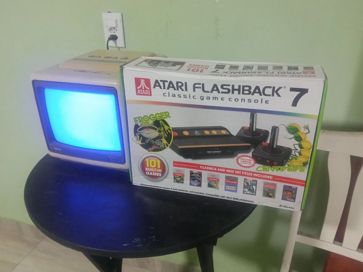 CX/ R****to B****ra C****ho /ORIGINAL! ATARI FLASHBACK 7! NA CAIXA! UM VERDADEIRO MERGULHO NA ERA DE OURO! 178,00 SEGUIDOS DE 23,00