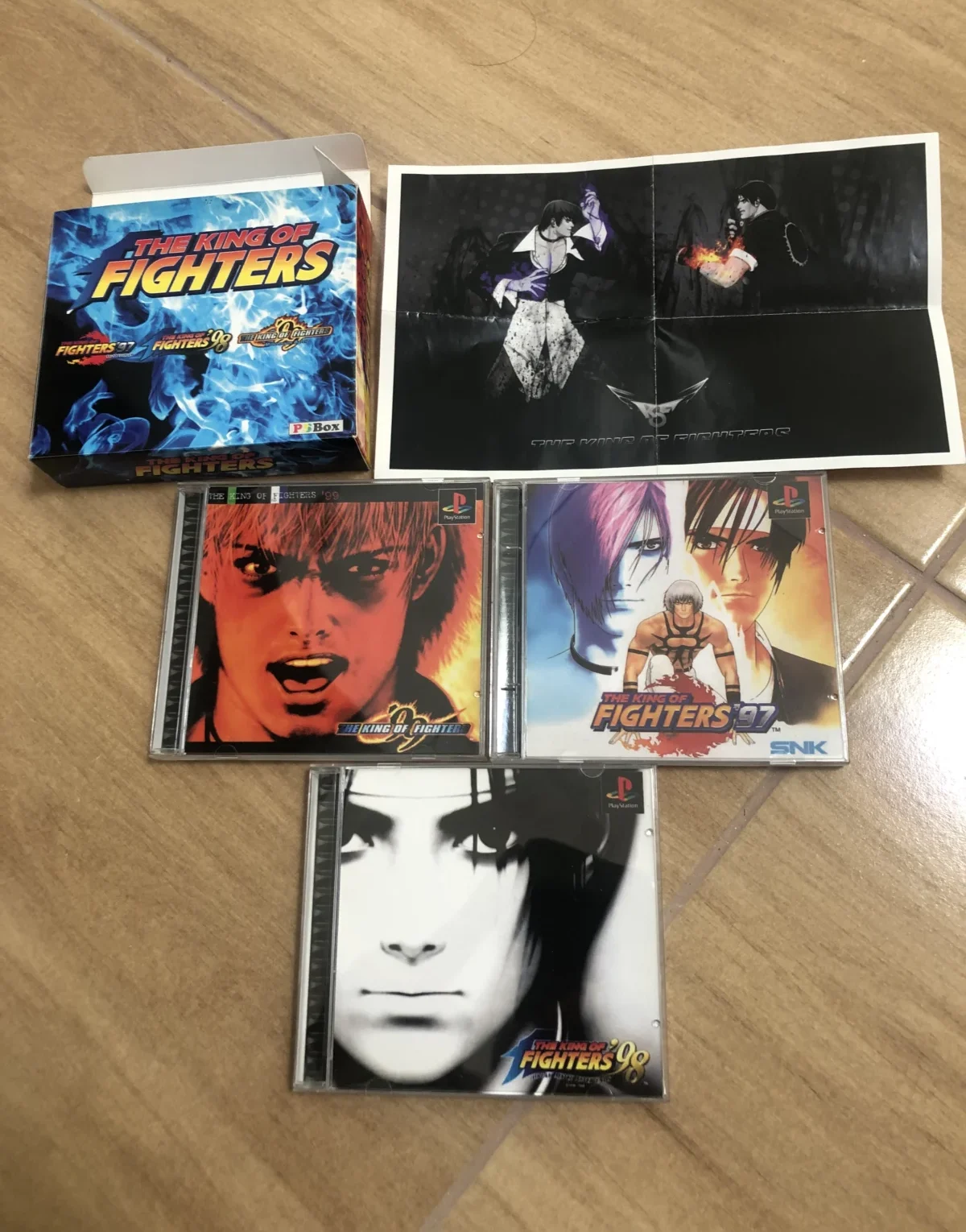 B9/ BOX KING OF FIGHTERS PS1 33,00 SEGUIDOS 5,00