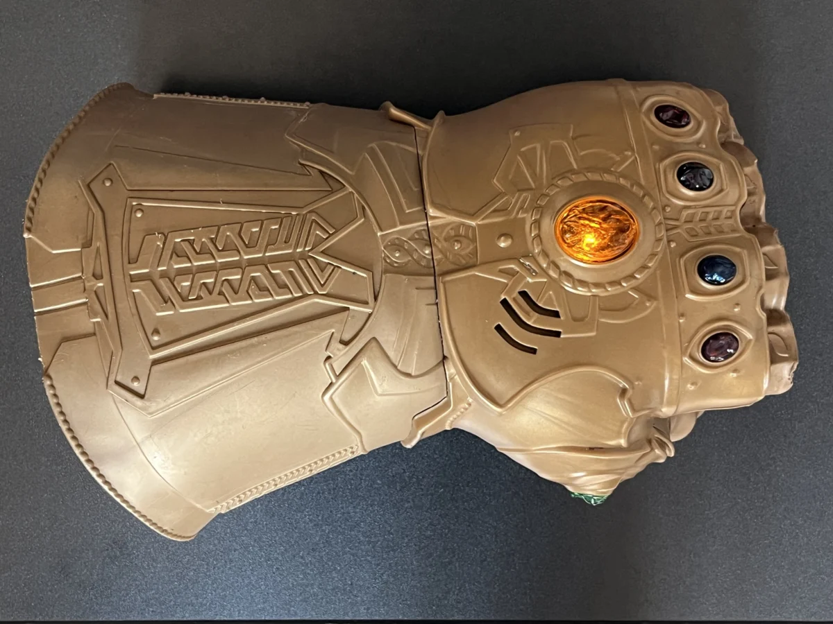 CX/ ITEM TOP! MARVEL INFINITY WAR INFINITY GAUNTLET ELECTRONIC FIST! 39,00 SEGUIDOS DE 7,00