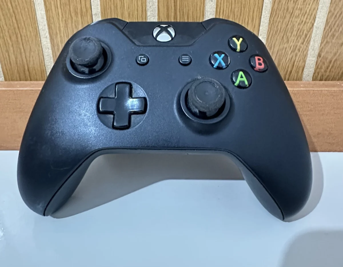 NR/ ORIGINAL CONTROLE XBOX ONE 129,00 SEGUIDOS DE 12,00