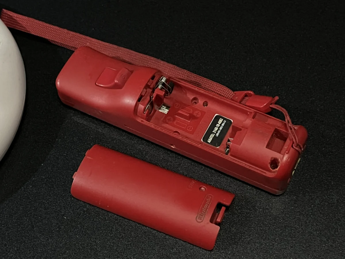 CX/ R***el S**ra /KIT NINTENDO WII !  WII REMOTE PLUS VERMELHO + WII WHEEL ORIGINAIS! 77,00 SEGUIDOS DE 9,00