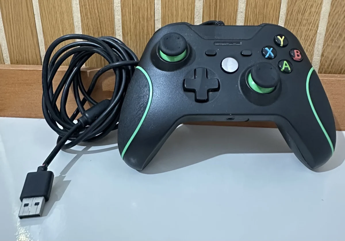 NR/ CONTROLE XBOX ONE/PC 29,00 SEGUIDOS DE 6,00